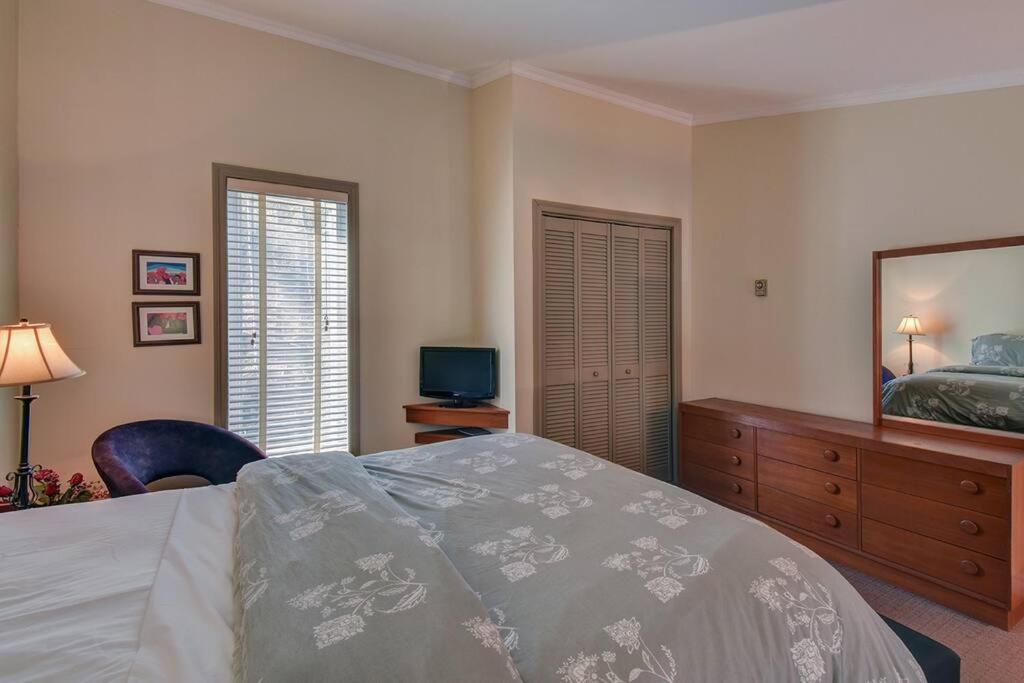 Charming Tremblant 1 Bedroom With Pool And Hot Tub มงต์-ทร็องบล็องต์ ภายนอก รูปภาพ