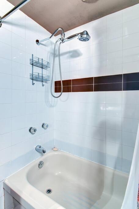 Charming Tremblant 1 Bedroom With Pool And Hot Tub มงต์-ทร็องบล็องต์ ภายนอก รูปภาพ
