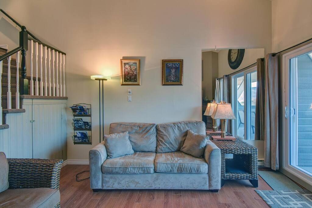 Charming Tremblant 1 Bedroom With Pool And Hot Tub มงต์-ทร็องบล็องต์ ภายนอก รูปภาพ